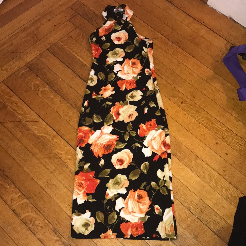 Super cute, fitting dress!